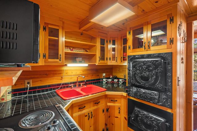 110 Wildwood Road, Shell Knob, MO 65747