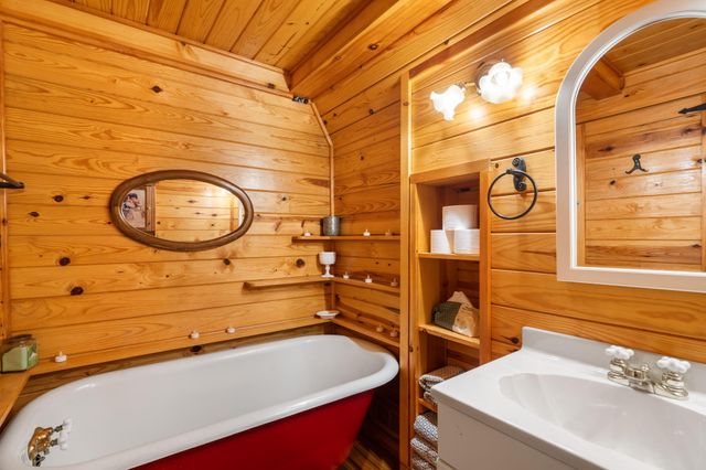 110 Wildwood Road, Shell Knob, MO 65747