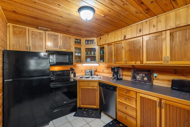 110 Wildwood Road, Shell Knob, MO 65747