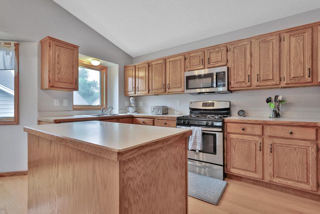 14317 Kipling Avenue S, Savage, MN 55378