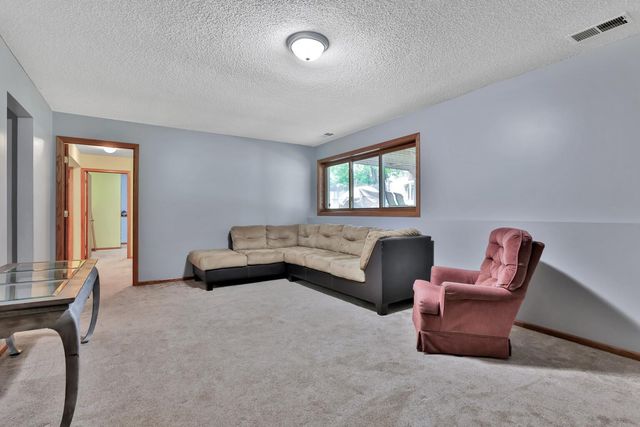 14317 Kipling Avenue S, Savage, MN 55378