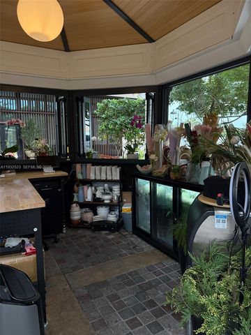 3011 Ponce de Leon Blvd, Coral Gables, FL 33134