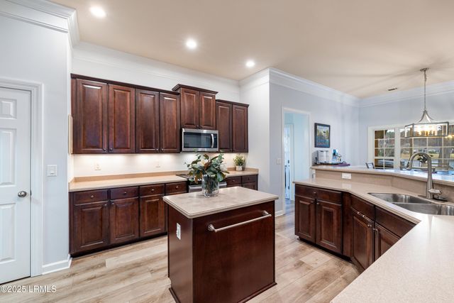 4 Stoney Point Drive, Bluffton, SC 29910