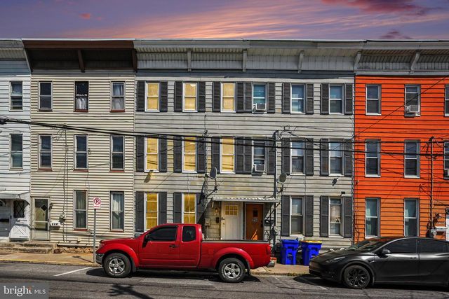 216 W ALLEN ST, Mechanicsburg, PA 17055