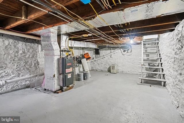 216 W ALLEN ST, Mechanicsburg, PA 17055