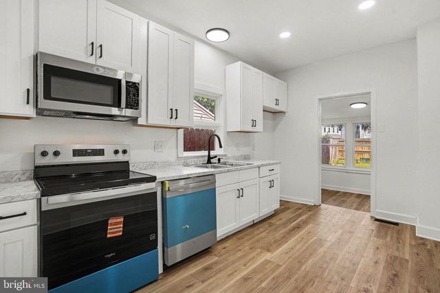 216 W ALLEN ST, Mechanicsburg, PA 17055