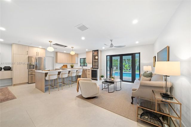 8360 SW 148th Dr, Palmetto Bay, FL 33158