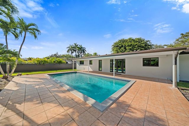 8360 SW 148th Dr, Palmetto Bay, FL 33158