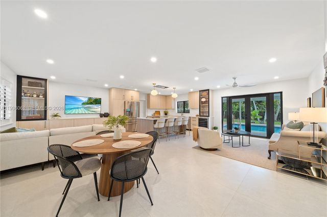 8360 SW 148th Dr, Palmetto Bay, FL 33158