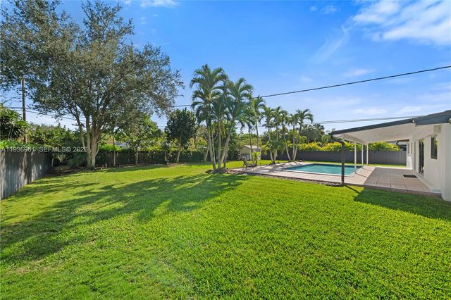 8360 SW 148th Dr, Palmetto Bay, FL 33158