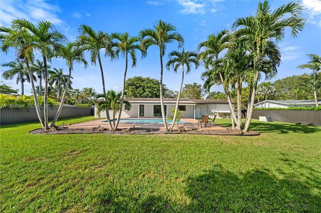 8360 SW 148th Dr, Palmetto Bay, FL 33158