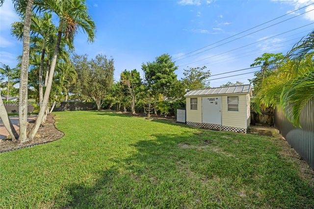 8360 SW 148th Dr, Palmetto Bay, FL 33158