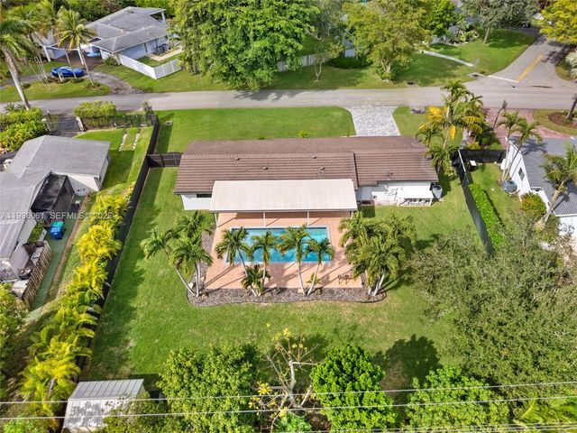 8360 SW 148th Dr, Palmetto Bay, FL 33158