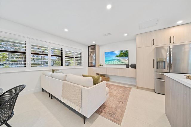 8360 SW 148th Dr, Palmetto Bay, FL 33158