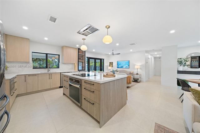 8360 SW 148th Dr, Palmetto Bay, FL 33158