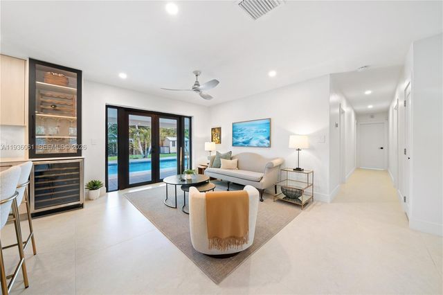 8360 SW 148th Dr, Palmetto Bay, FL 33158