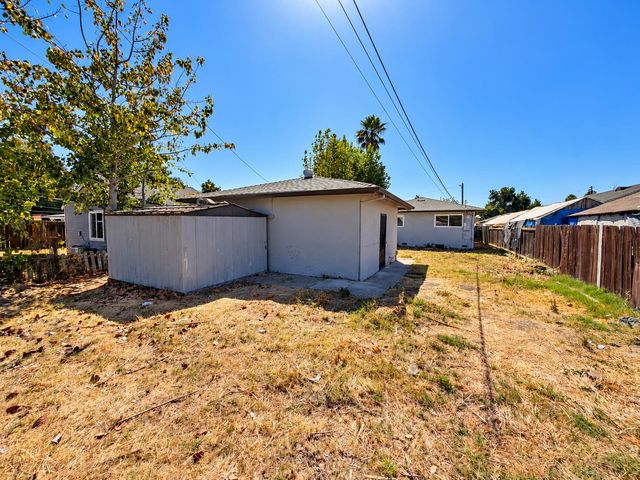 3241 24th Ave, Sacramento, CA 95820