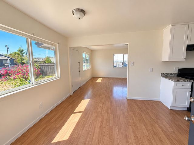 3241 24th Ave, Sacramento, CA 95820
