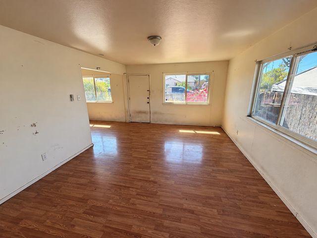 3241 24th Ave, Sacramento, CA 95820