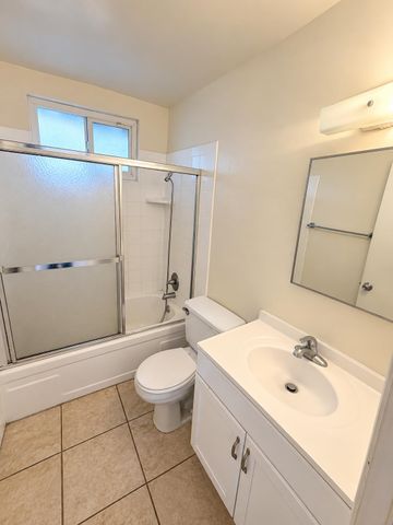 3241 24th Ave, Sacramento, CA 95820