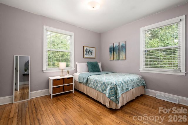 2516 Columbus Circle, Charlotte, NC 28208