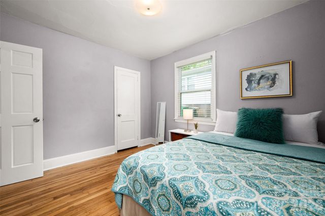 2516 Columbus Circle, Charlotte, NC 28208