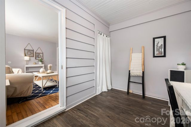 2516 Columbus Circle, Charlotte, NC 28208