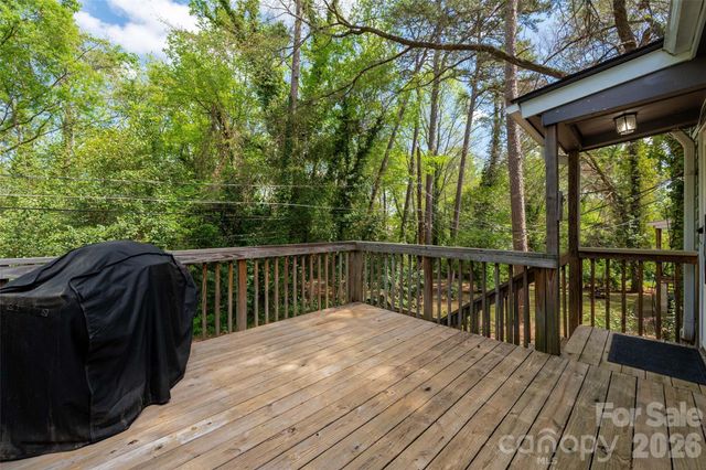 2516 Columbus Circle, Charlotte, NC 28208