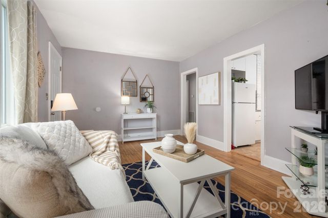 2516 Columbus Circle, Charlotte, NC 28208