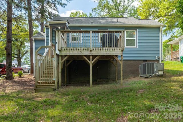 2516 Columbus Circle, Charlotte, NC 28208