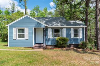 2516 Columbus Circle, Charlotte, NC 28208