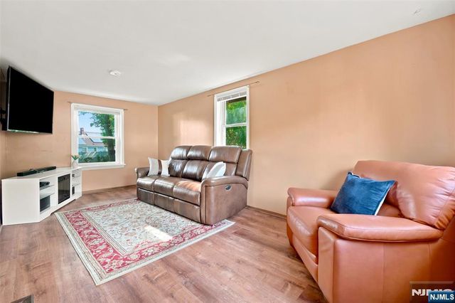 50 Heather Lane, Roselle, NJ 07203
