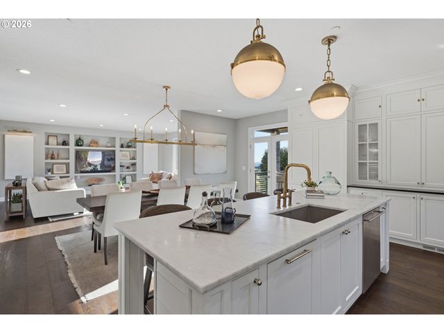 2545 Nw 12TH Cir, Camas, WA 98607