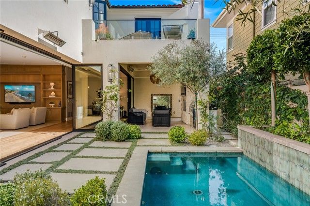 526 Riverside Avenue, Newport Beach, CA 92663