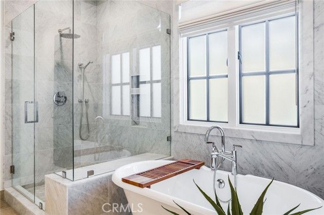 526 Riverside Avenue, Newport Beach, CA 92663