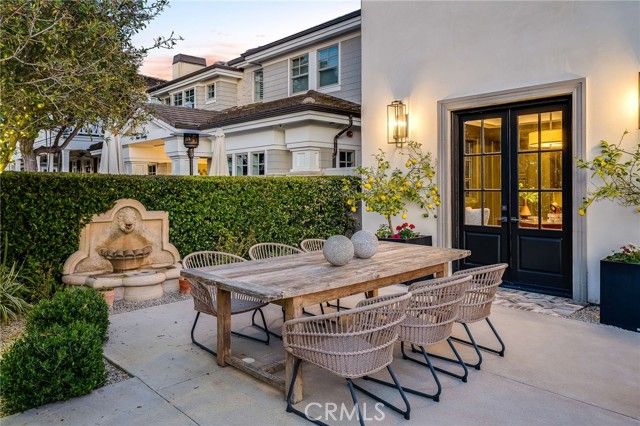 526 Riverside Avenue, Newport Beach, CA 92663