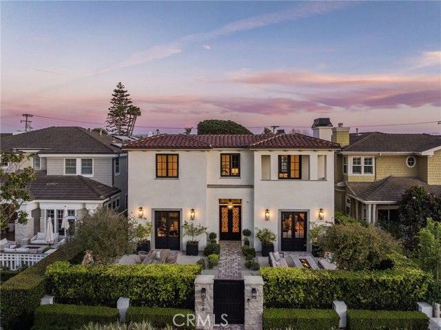 526 Riverside Avenue, Newport Beach, CA 92663