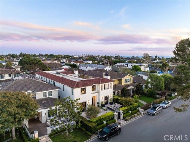 526 Riverside Avenue, Newport Beach, CA 92663
