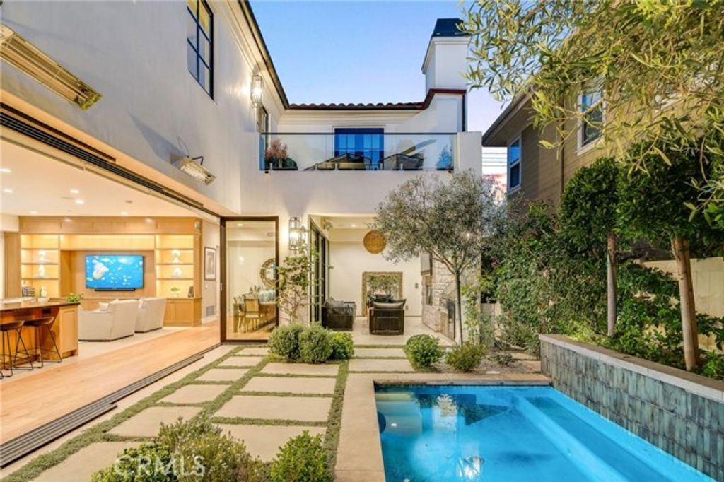 526 Riverside Avenue, Newport Beach, CA 92663