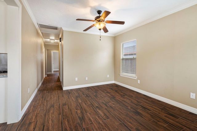 704 Jewett Street, Houston, TX 77009