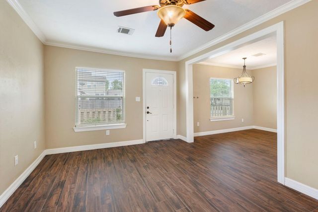 704 Jewett Street, Houston, TX 77009