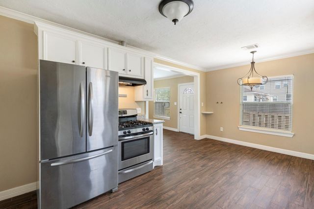 704 Jewett Street, Houston, TX 77009