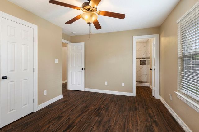 704 Jewett Street, Houston, TX 77009