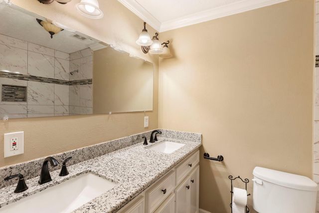 704 Jewett Street, Houston, TX 77009