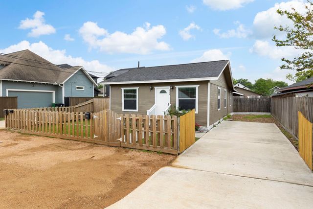 704 Jewett Street, Houston, TX 77009