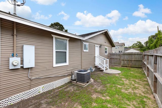 704 Jewett Street, Houston, TX 77009