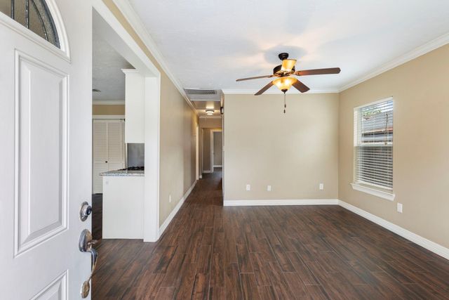 704 Jewett Street, Houston, TX 77009