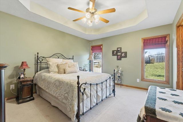 327 E FERNDALE Drive, Council Bluffs, IA 51503