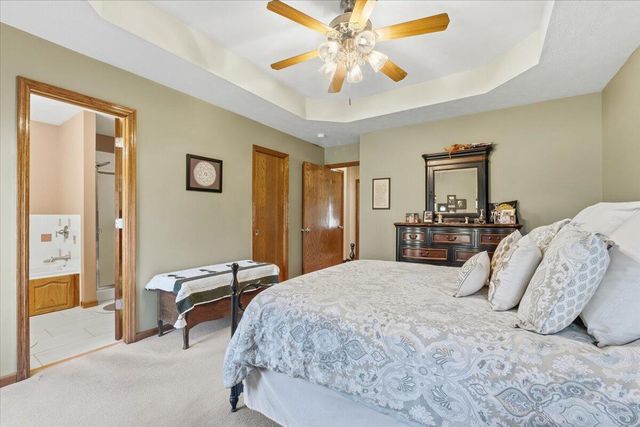 327 E FERNDALE Drive, Council Bluffs, IA 51503