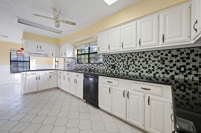 210 E Waring Street, Dayton, TX 77535